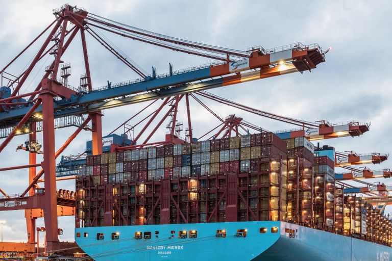 B2B supplier delay negotiation strategy and quality control inspection for wholesale buyers